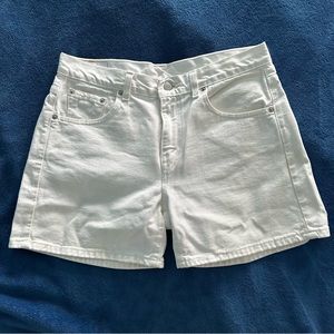 Vintage Levi’s Shorts White Midlength